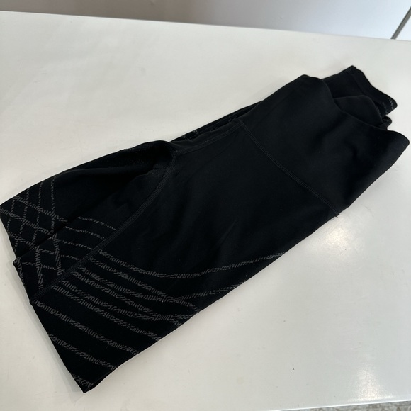 LULULEMON High Rise Performance Leggings - Picture 2 of 8